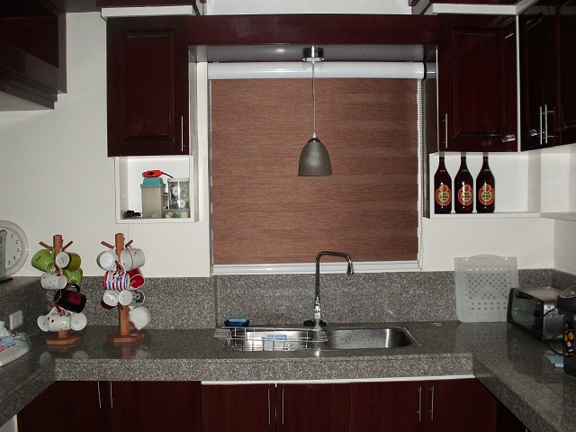 Chic Kitchen Design Using Combi Blinds