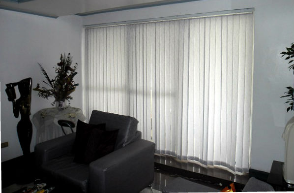 Fabric Vertical Blinds Installation for Sliding Glass Door of Patio Room
