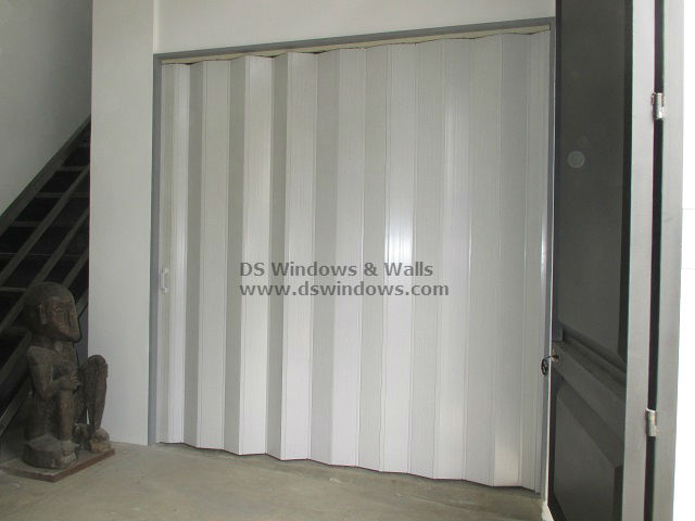 storage-room-styles-with-folding-doors