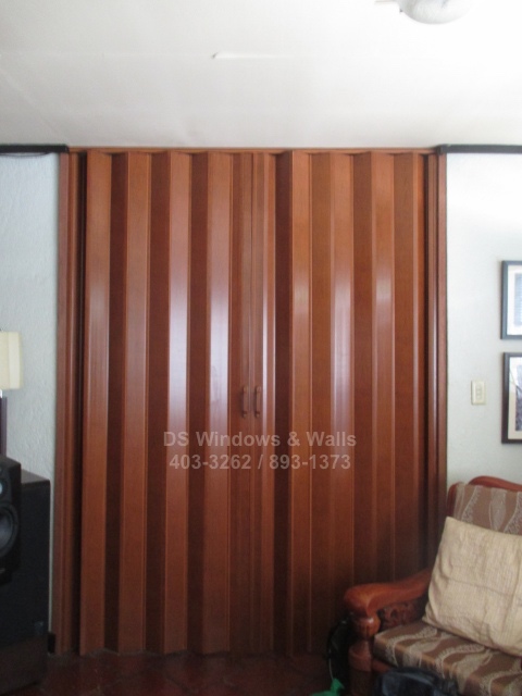 Tips dividing room with PVC folding doors
