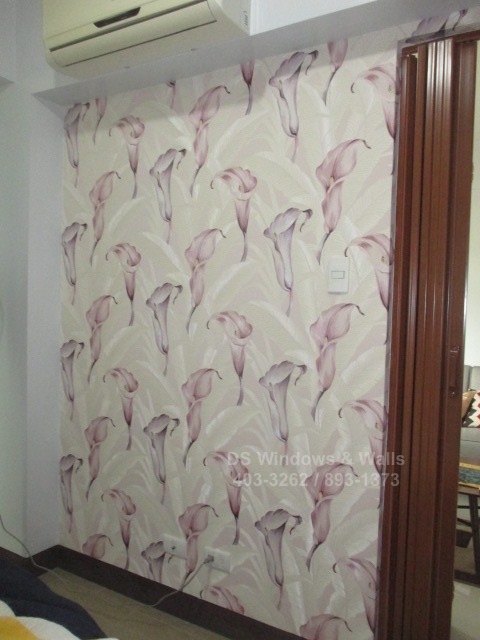 Amethyst floral wallpaper