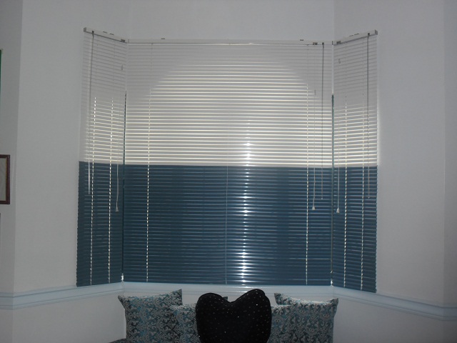 Venetian Blinds at Parañaque City, Philippines : White & Alphine