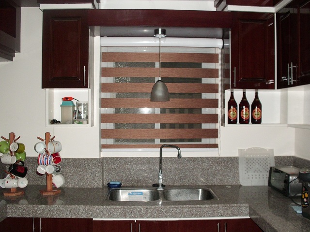 Chic Kitchen Design Using Combi Blinds