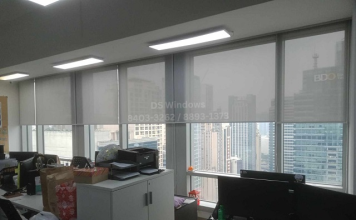 Roller shades: Enhancing office ambiance and privacy – QC Projects roller shades for workplace