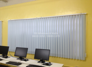 PVC vertical blinds: Improving screen visibility in computer rooms – QC installation pvc vertical blinds qc